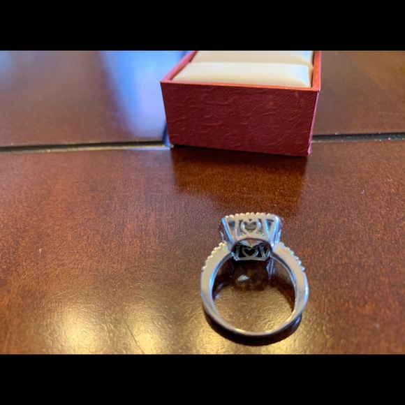 Women’s ring - Picture 3 of 3